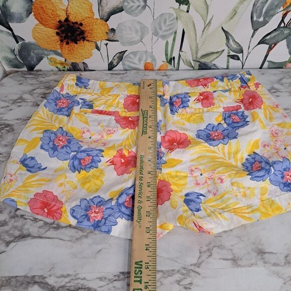 Old Navy Multifloral Women Cotton Casual‎ Shorts Size 10 Summer Outside - Picture 9 of 10